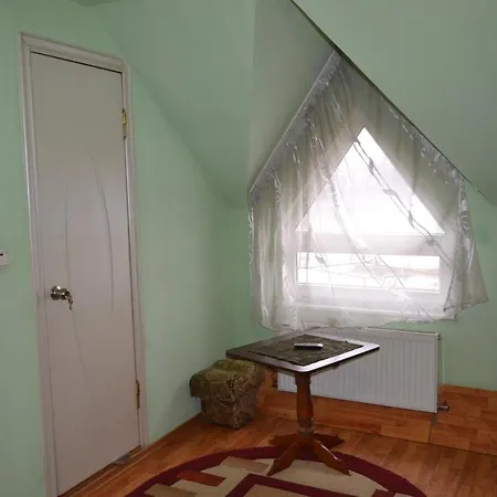 Bed & Breakfast Готель Вернісаж Bedevlia