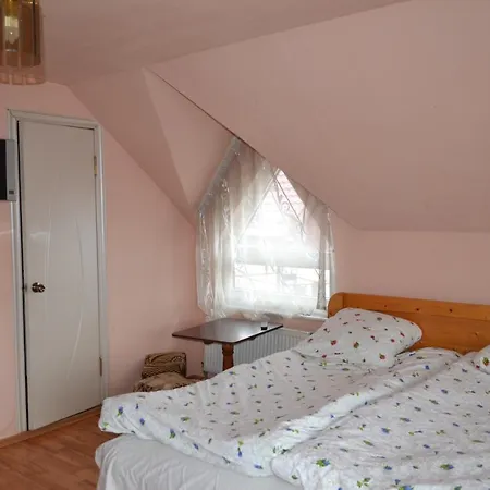 Bed & Breakfast Готель Вернісаж