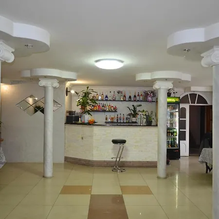 Готель Вернісаж Bed & Breakfast *